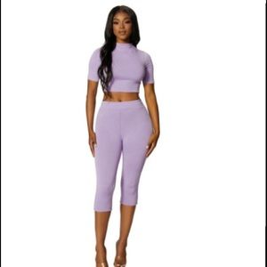 NWT, 2-piece set, short sleeve top/petal pusher shorts. Baby blue